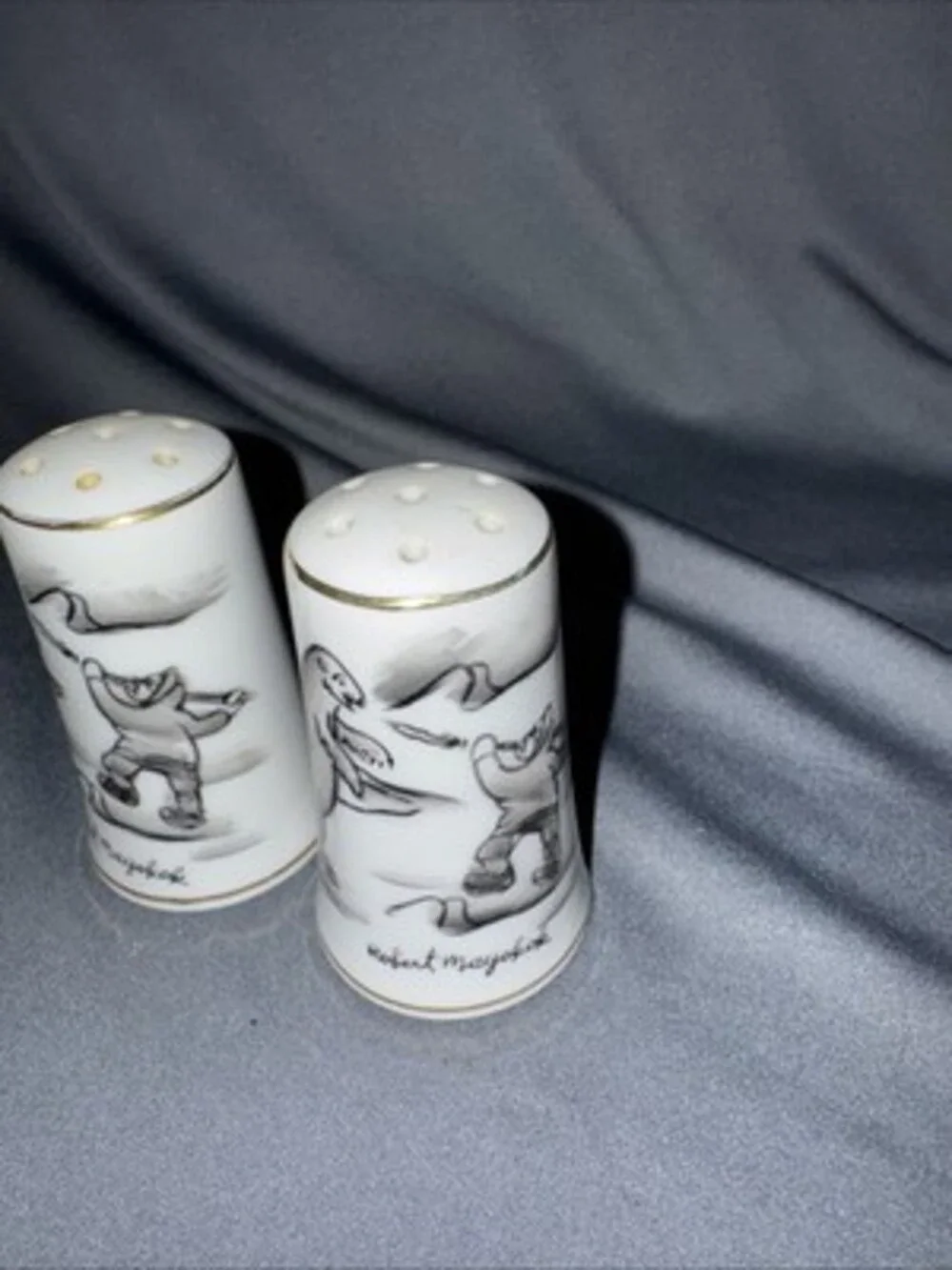 Robert Mayokok, Signed Salt/Pepper Shakers, Eskimo Hunter VINTAGE “1950’s